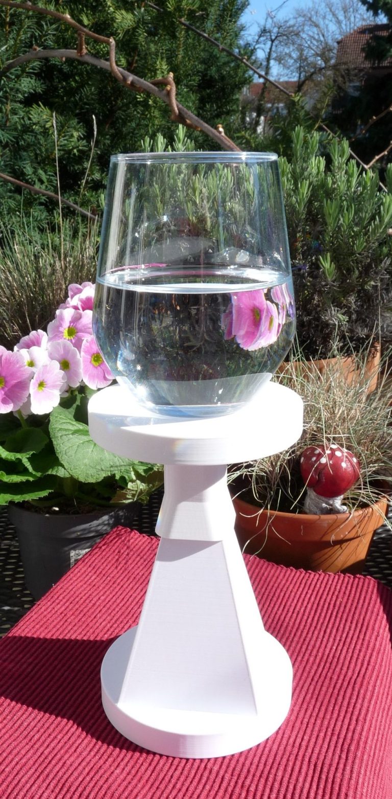 Sehr große Pyramide für den Garten